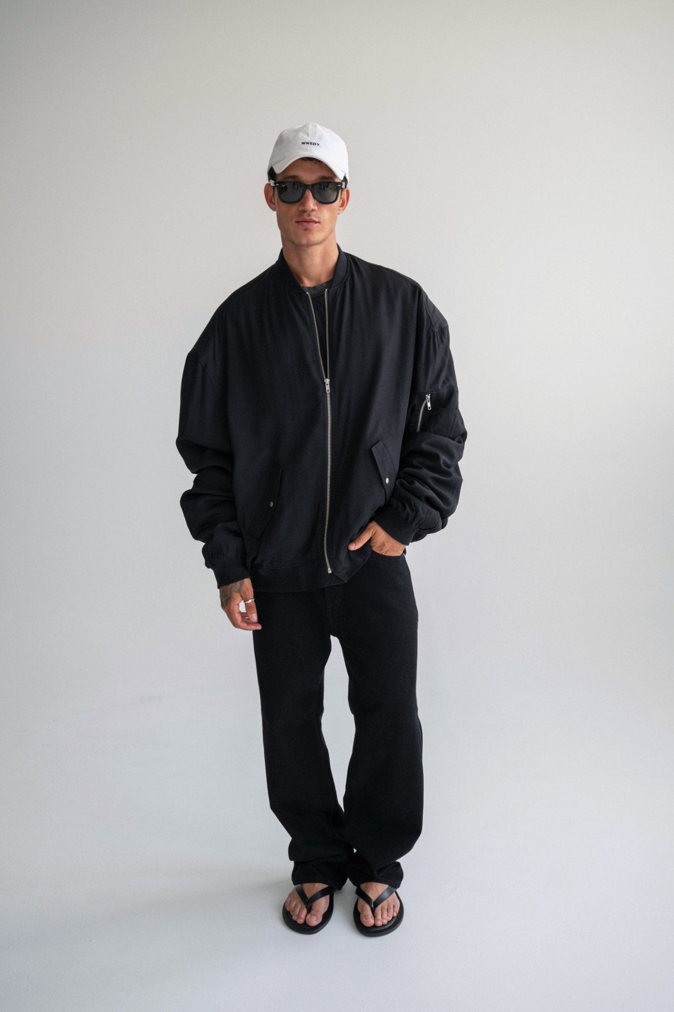 The William Jean - Black