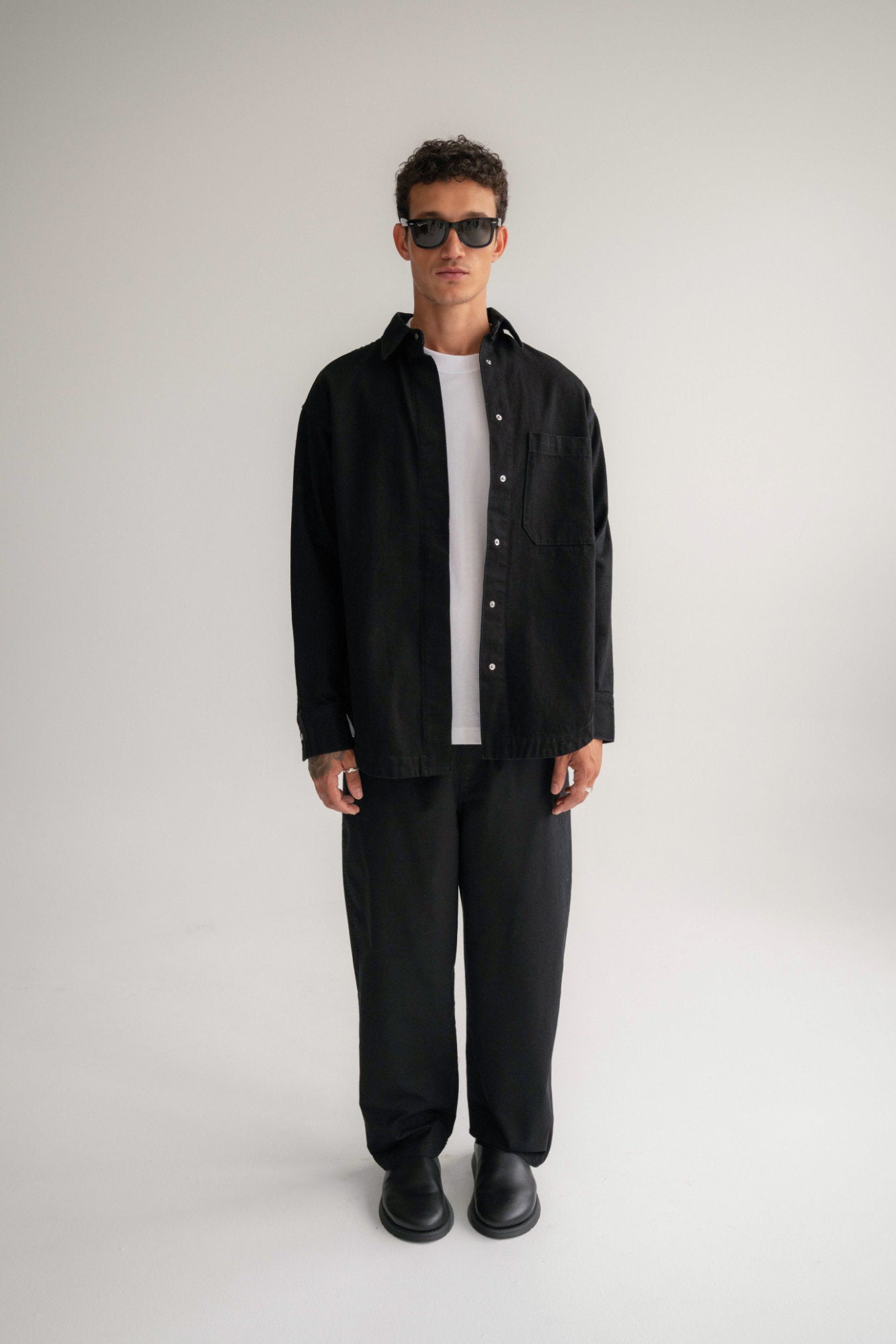 The Ari Overshirt - Black
