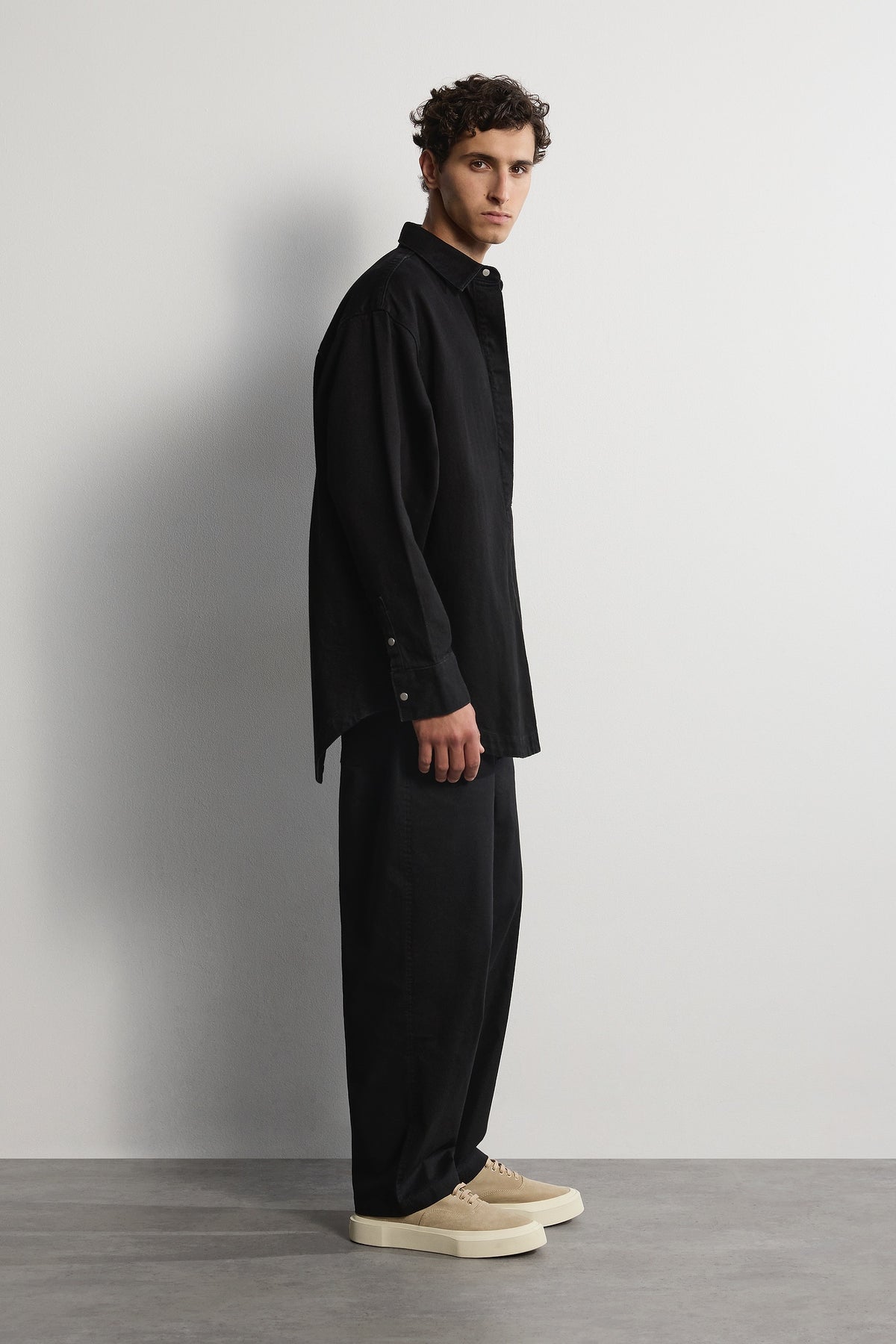 The Ari Overshirt - Black Men