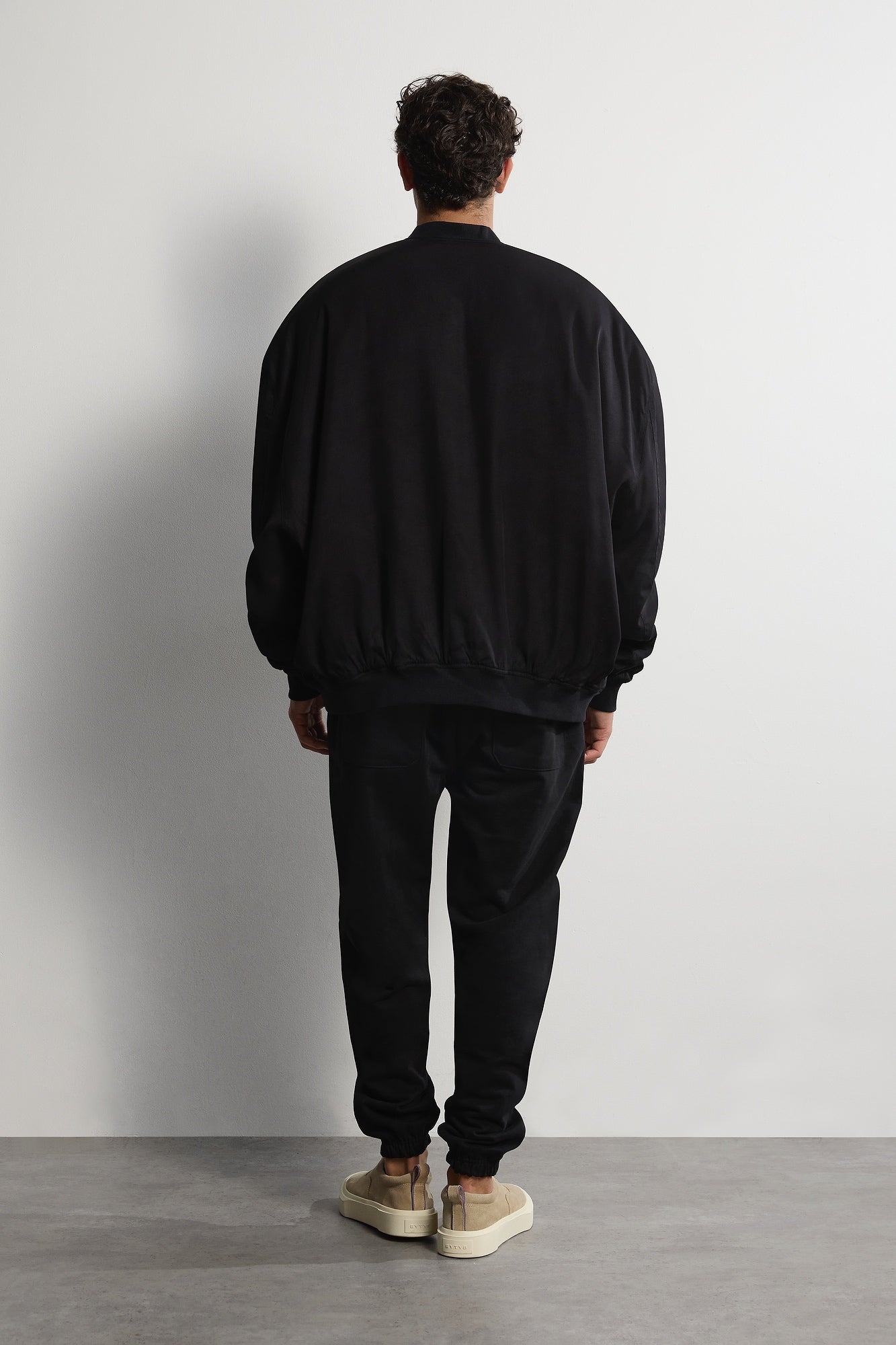 The Ash Trackpant - Black