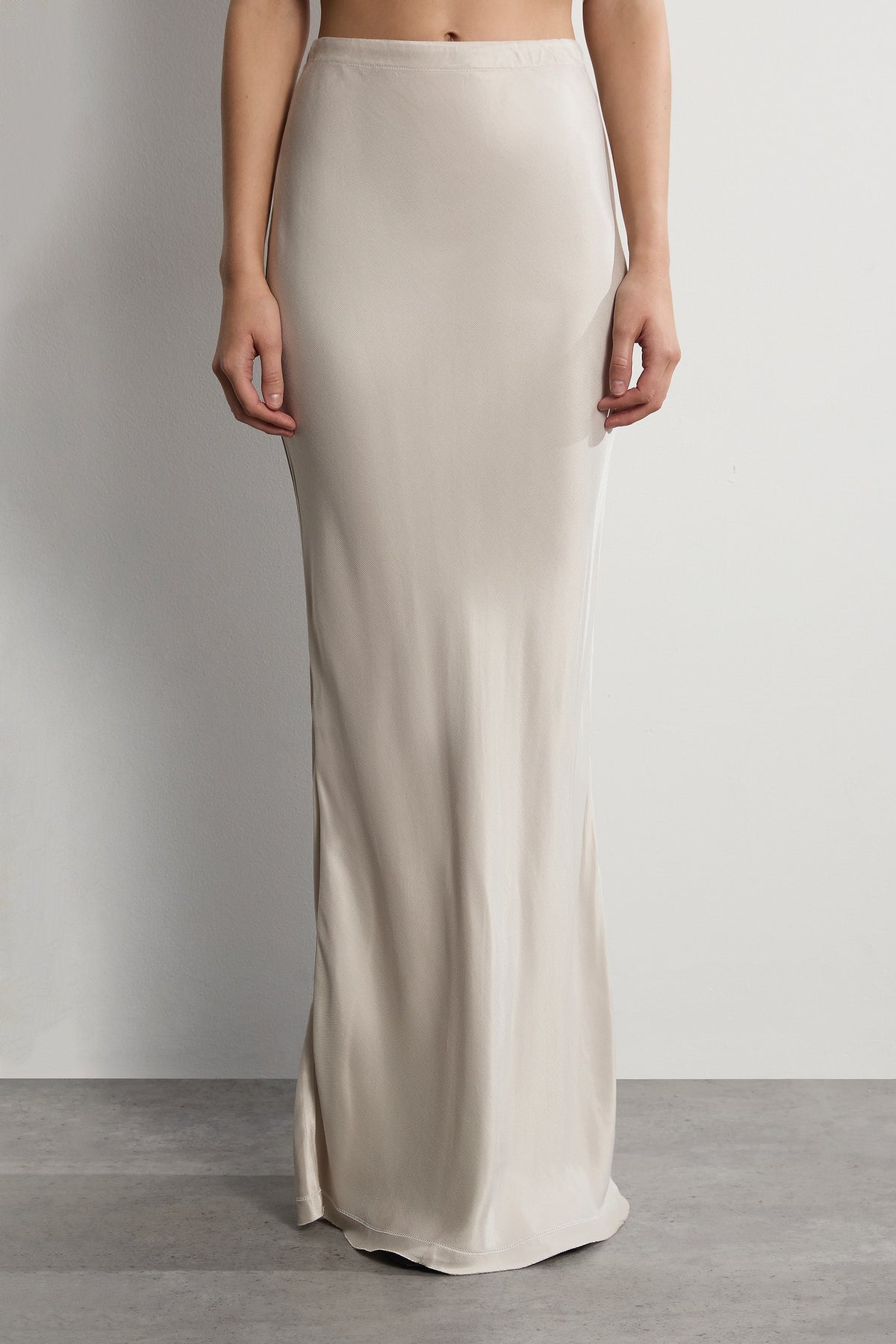 The Noa Skirt - Nude